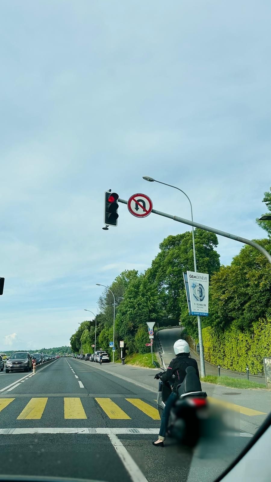 Photo du signalement : Mobilité & signalisation — Tour carrée, Genève
